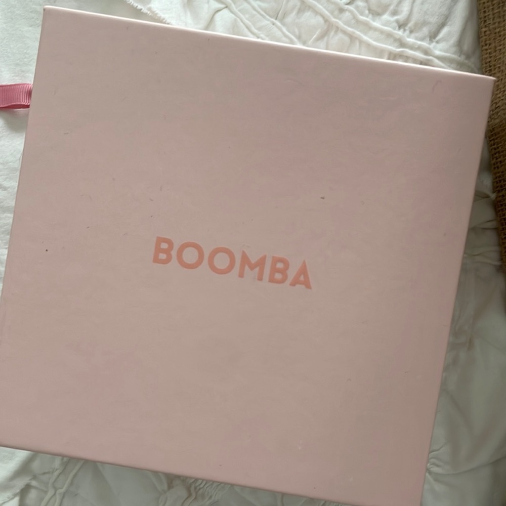 Boomba sticky bra inserts